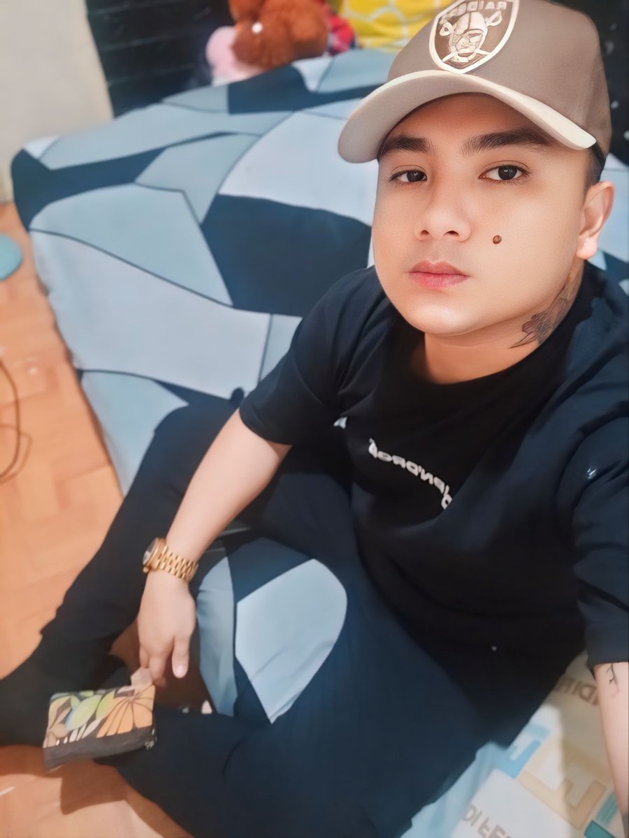 Em_ensomo's tweet photo. Goodmorning 
Mga kupal na G https://t.co/WsVQuBom6r