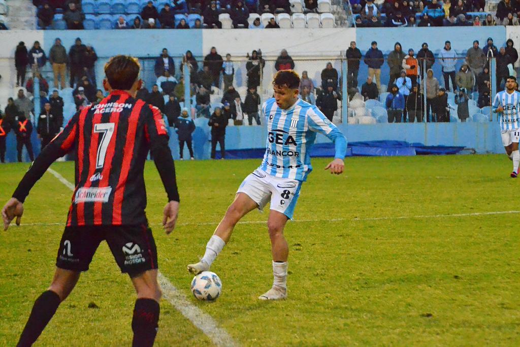 ClubARacing's tweet photo. GANÓOOOOOOOOOOOOOOOOOOOOOOOOOOOOOOOOOOOOOOOOOOOOOOOOOOOOOOO LA ACAAAAAAAAADEEEEEEEEEEMIAAAAAAAA.

⚽ La Academia venció 1-0 a @ClubPatronatoOf con tanto de Lautaro Cerato, por la fecha 24 del Torneo Carlos Timoteo Griguol.

#VamosRacing 🩵 https://t.co/mNDLb5qdYX