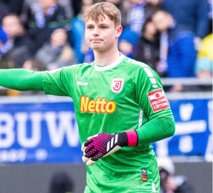 Ficker Spieler de Tages: Jonas Urbig
Mit seinen Paraden und etwas mithilfe des Aluminium sicherte er seinen Fürthern den 3-1 Sieg über den FC Schalke 04
#RammelHSV