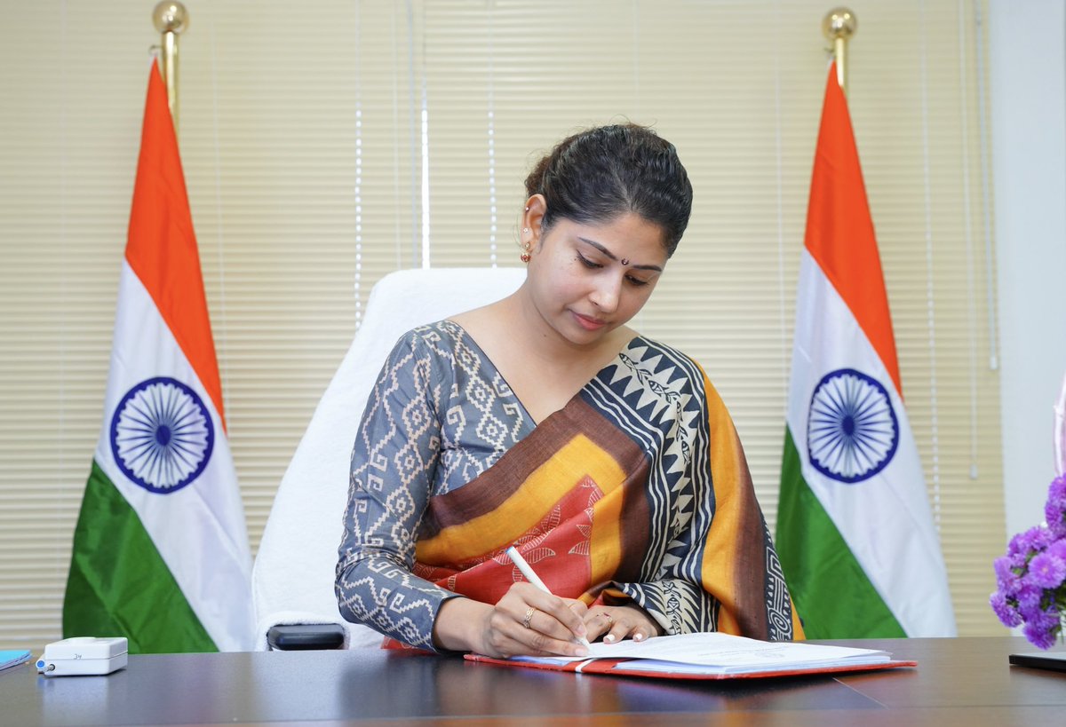 In the midst of controversy over recruitment of probationary #IAS officer #PujaKhedkar under disability quota, senior #Telangana IAS officer Smita Sabharwal has stirred a row by questioning the need for disability quotas in All India Services

More