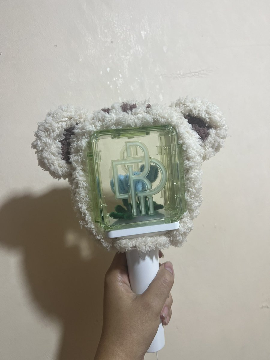 drabbles_dump's tweet image. update: tulip garden insert with cheetah lee neobong cover from @loopandloopPH  💐🌷