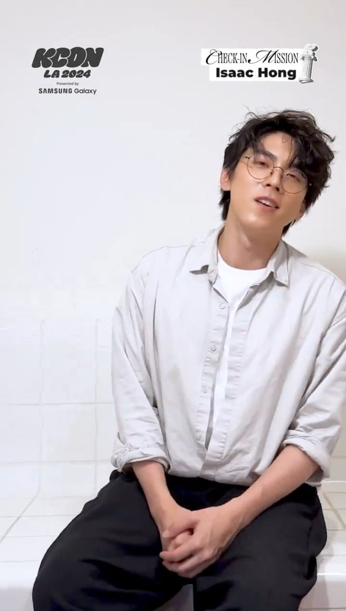 jyun1912's tweet image. #kcom #홍이삭 
마지막 눈웃음인건가?