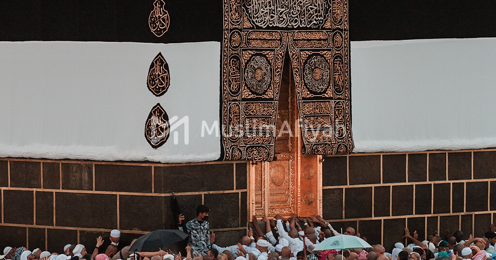 Asal Usul Gelar Haji dan Hukum Memakainya dlvr.it/T9v7xY