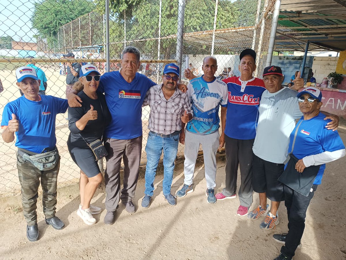 unt_carabobo's tweet photo. @guacara_unt llevó a cabo cuadrangular de softbol, copa UNT y Edmundo González; en el campo de la Urb Torumo.

Seguimos apoyando el deporte... Juntos haremos historia 💪 https://t.co/fbKOE14vPC
