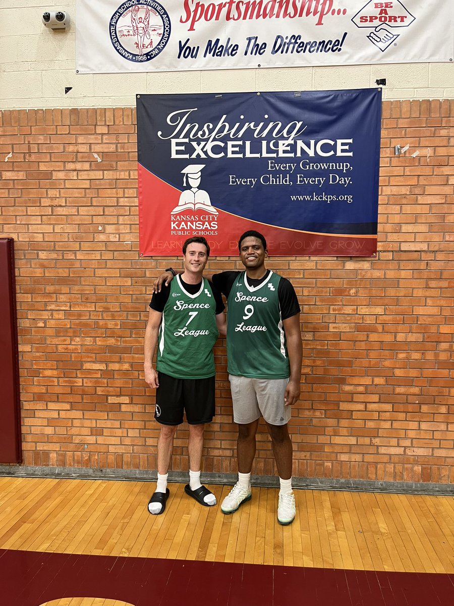 Spence League Pro-Am '24

SEMIFINAL

Game #1 
FINAL

#4 B1G Squad (5-4) 60
Clarence Johnson- 19 pts, 4 reb, 3 ast 

#1 KC Elite (8-1) 68
Luke Sealer- 22 pts,  4 reb , 2 ast
D’Vonte Mosby- 17 pts, 9 reb, 3 ast

KC Elite will advance SLPA🏆