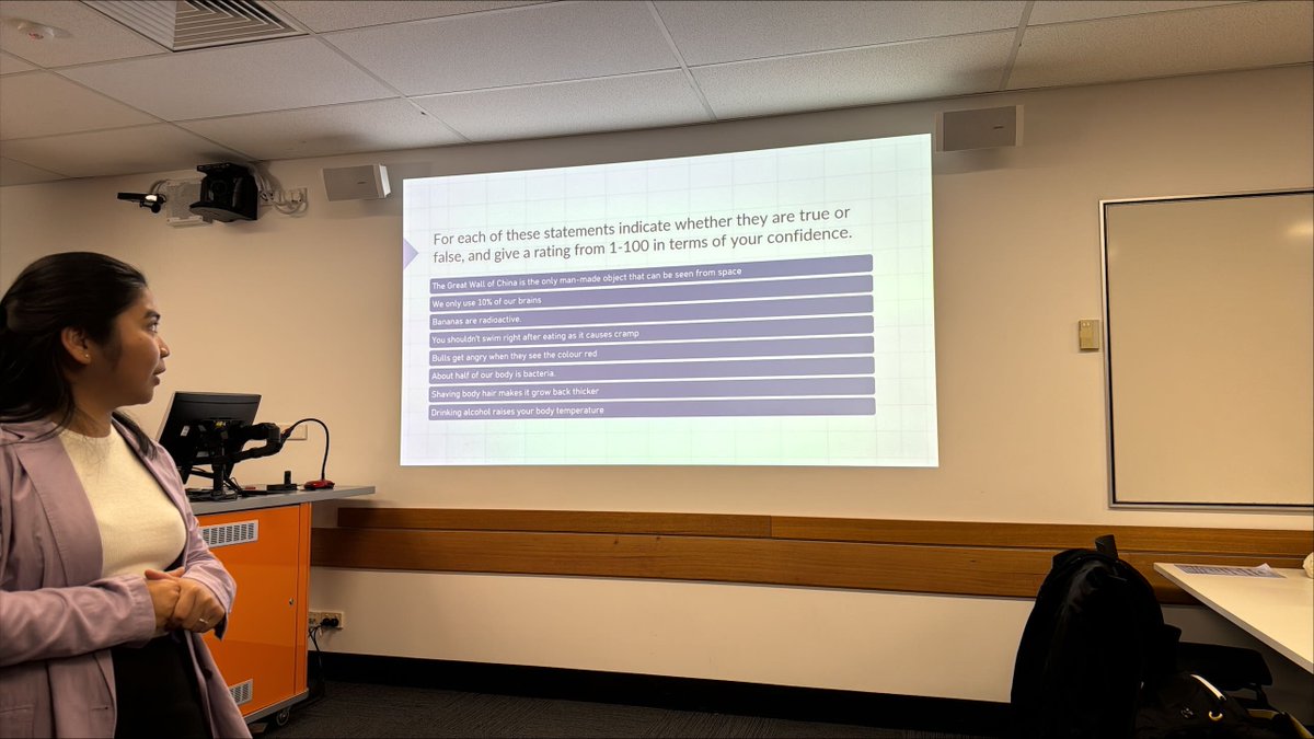 开学第一天。
🤗🤗🤗
好多漂亮小姐姐 
我女朋友数量眼看就要翻倍啦🥰🥰🥰