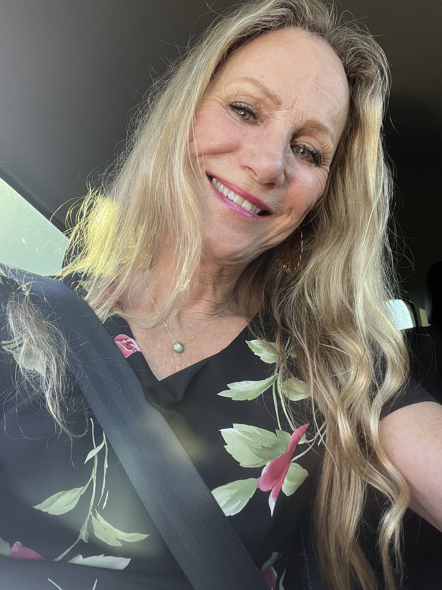 ctnyholm1's tweet image. I’m Christine, I’m 67, and I’m supporting Kamala Harris in 2024. I also think that Joe Biden deserves endless love and respect for his selflessness and patriotism.