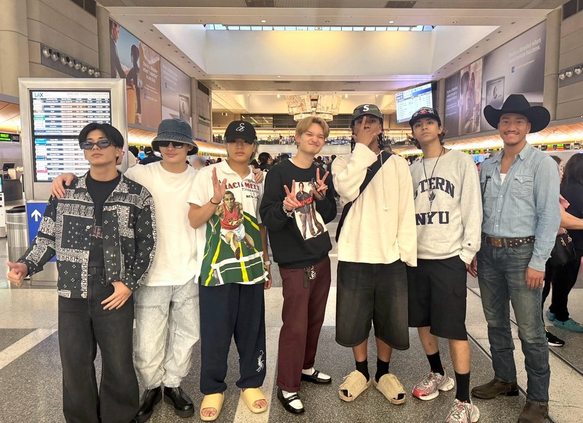 psyfe_official's tweet photo. #PSYCHICFEVER 
arrived in LA❤️‍🔥❤️‍🔥❤️‍🔥

#PCFinLA https://t.co/b28WHrPYY2