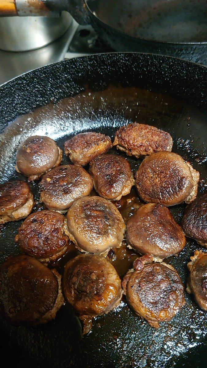 fankymadam's tweet image. 本日7/22
#BABARんとこ 開店します〜🙇
1週間のスタート！！
暑い日の頑張った身体も心も癒して栄養補給🥰
お向かいの #Parkaholic でも癒やされること間違い無しのライヴと 
#天然デンネンズ の #勝見智子 さんによる
 #かつみ食堂 ありますよ〜。まさに食い倒れな　夜！！！間違いなしです〜！！