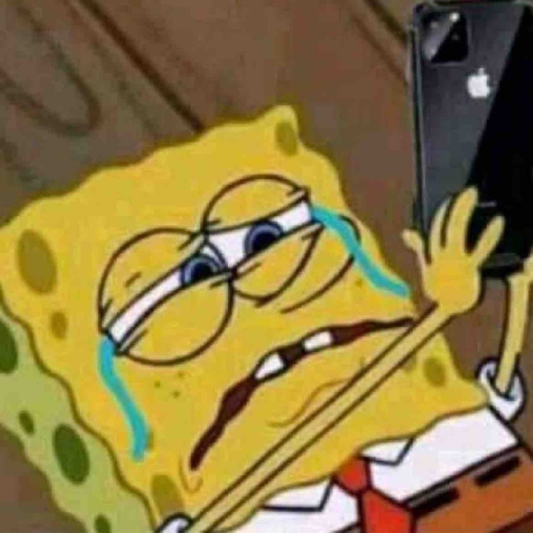 Yo ahorita poniendo la alarma para mañana.