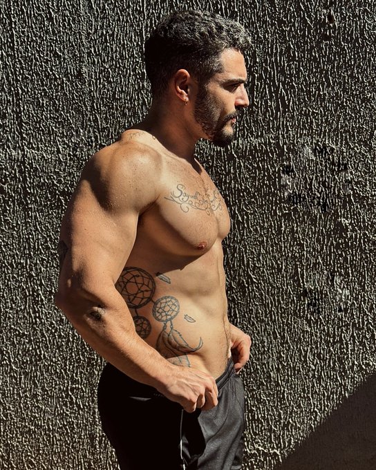 Watch Iggle Pringle's leaked NSFW photo on TwXstars