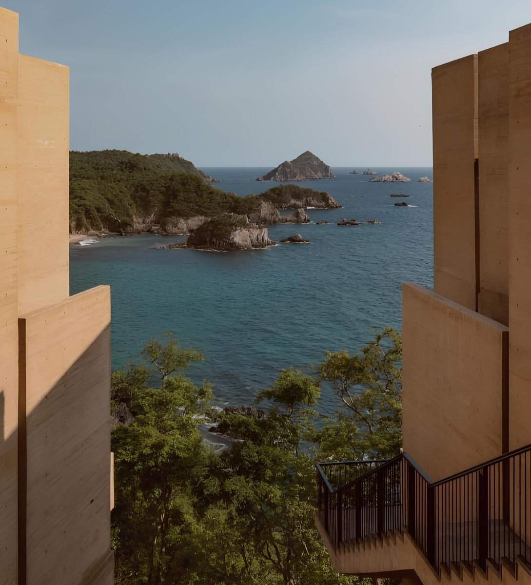 Ocassionally it's the unexpected views that are the most breathtaking! At @fstamarindo, embrace the beauty that surrounds you from all angles. ​

#FSTamarindo #ExperienceFS​ #PostcardsFromFS  #SummerTime