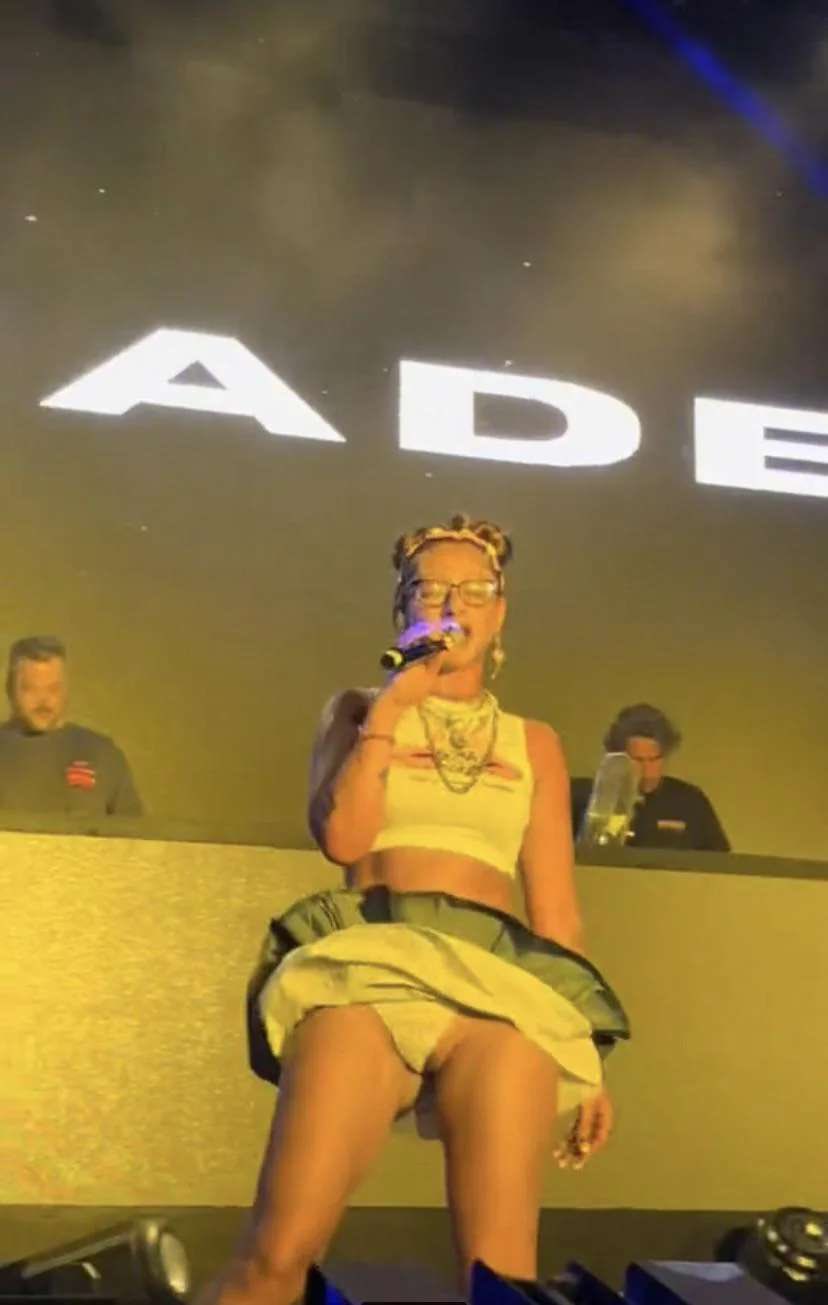 on X: alizadeden 🍑 frikik! 👀 t.co602FuonUva  X