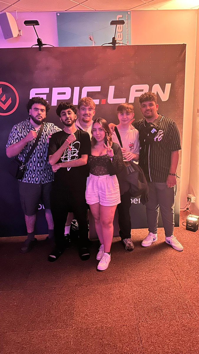 Drerrie_'s tweet photo. First LAN ever. Had a fucking blast at @EPICLAN.

Shoutout to the resort legendary meetup.

Shoutout to @EPICLAN staff for the amazing LAN experience especially @TFMacphet.

Until next time. Prepare your wallets cause we're coming back to run your shit. https://t.co/JTwaFsMMke