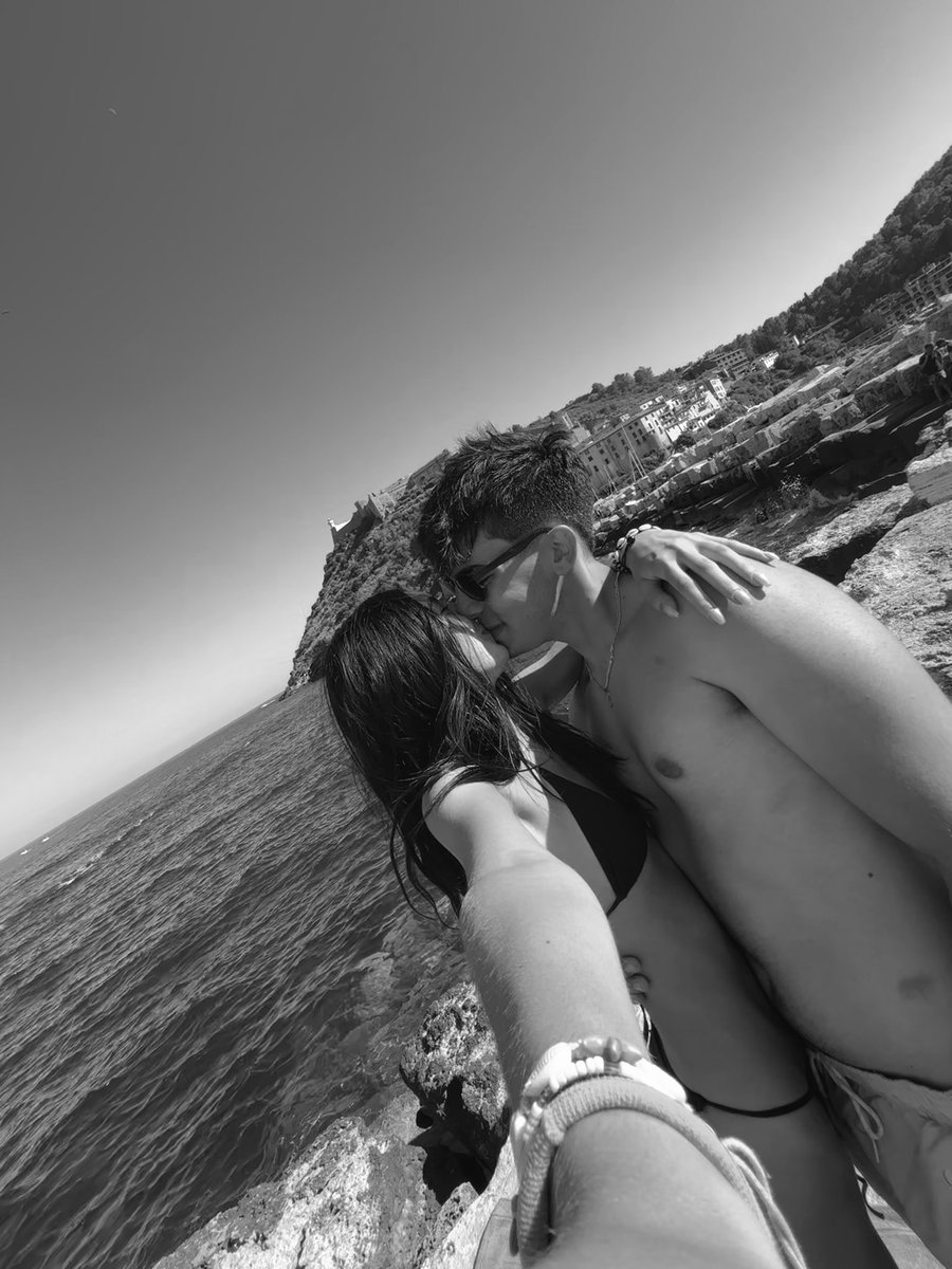 pginevraa's tweet photo. sole mare amore https://t.co/LV5gpa9z5I