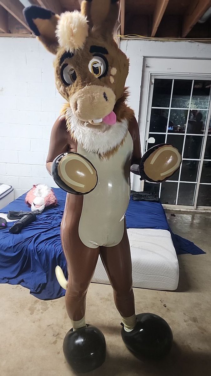 BoringFlayAD's tweet photo. I think I am going to be using this account a lot more then in the past. 

I recently got a new suit and it’s been really fun to show off.

Shame twitter is dead, but better late than never. https://t.co/ZJMxAjDaC0