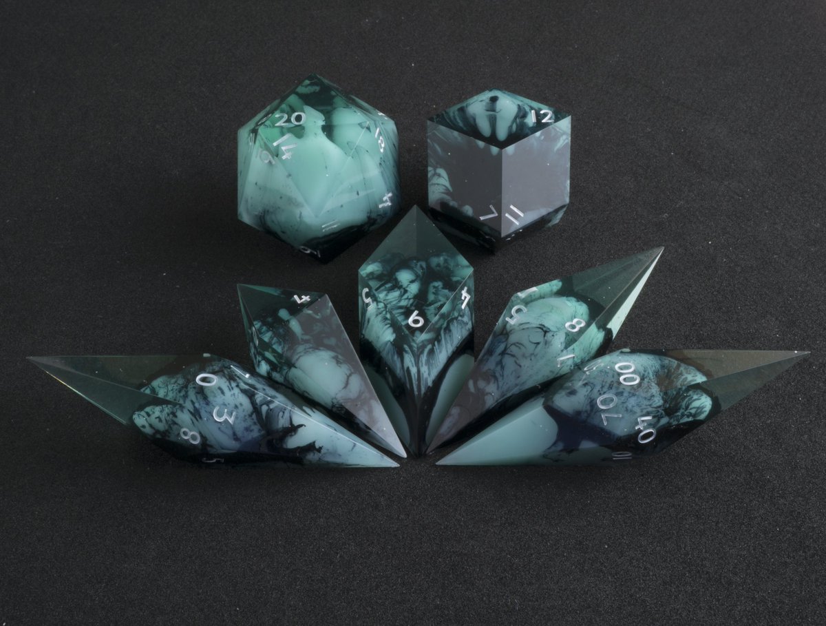 earthlydice's tweet photo. got a small drop in 30mins! 💖
#dnd #dice https://t.co/FXGMlMYD8l