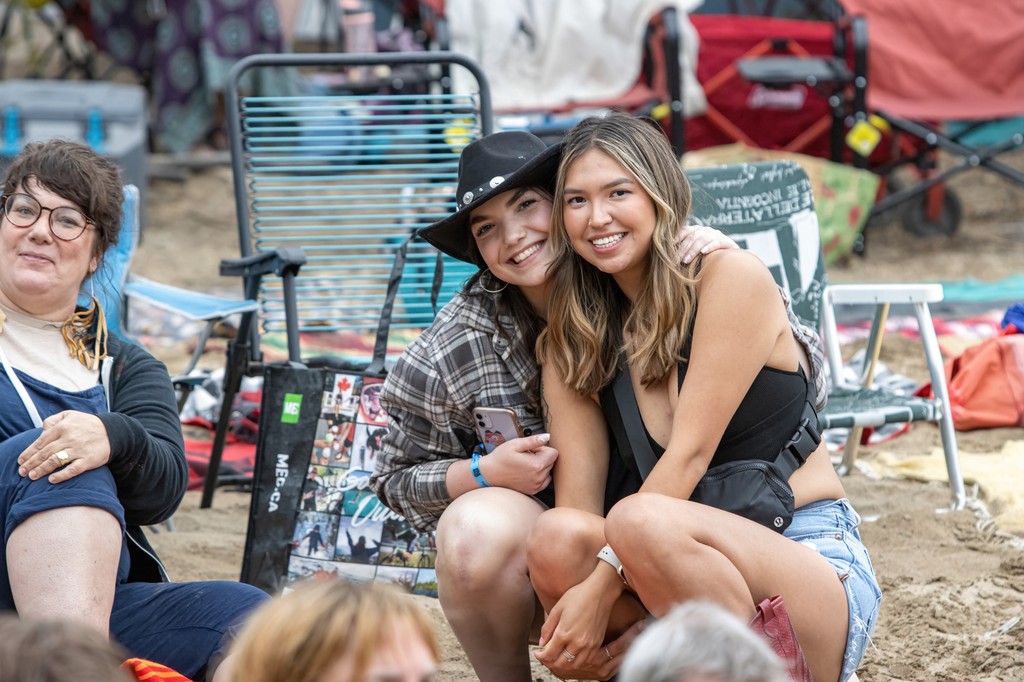 Rain or shine, we folkin' out here!

#FOTR2024 folkontherocks.com/tickets

📸 <a href="/robhartnwt/">Rob Hart</a>