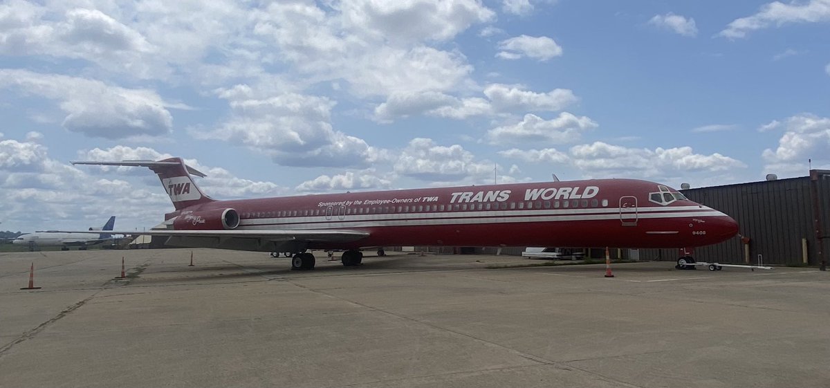 viperwest16's tweet photo. While in KC stopped by MKC and ran into this beauty! The pal I was with actually flew this aircraft a long long time ago!
#TWA
#wingsofpride https://t.co/ryO9n9slAp