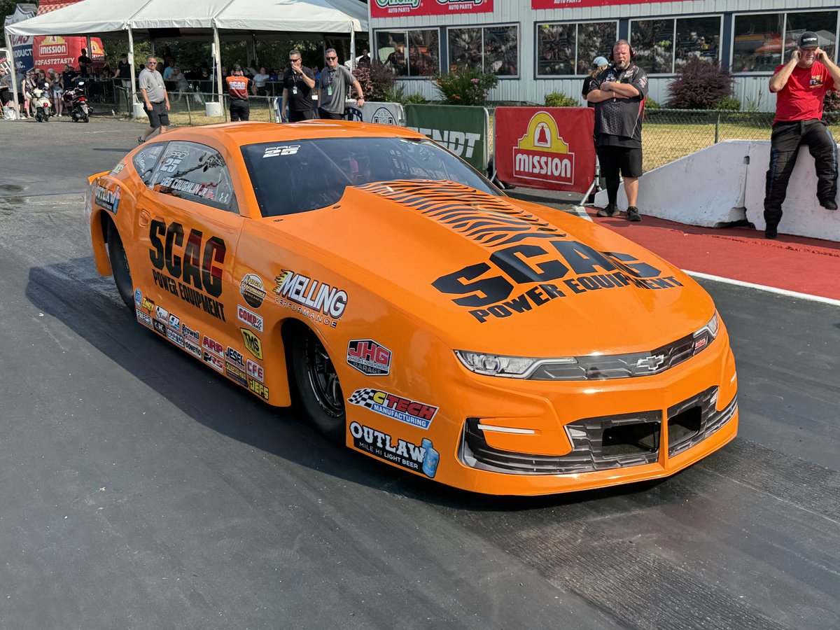 The hometown kid takes on the natural in the Pro Stock final! 

<a href="/DallasGlenn660/">Dallas Glenn</a> vs Jeg Coughlin Jr… this one is gonna be good! 

Catch it live on <a href="/FOXTV/">FOX</a>