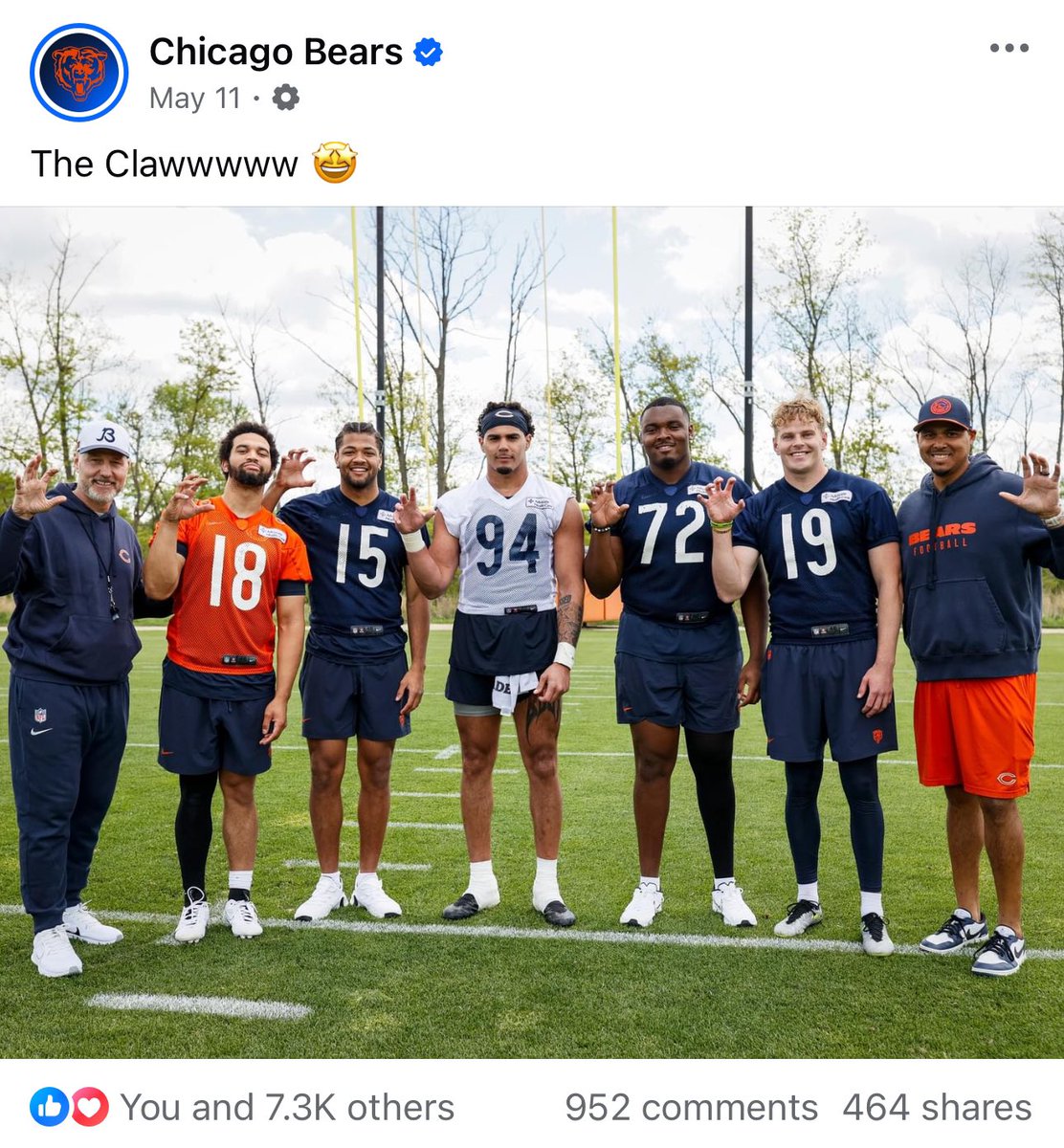 TifaniFoster's tweet photo. Apple!  Chicago Bears fans NEED a #BearClaw emoji! @ChicagoBears fans, let’s gooooo and share like crazy!
Bear Down, Chicago Bears!  (Insert bear claw here). #TheClawwwww 
@CALEBcsw @RomeOdunze @agzmn @Apple @Vinncevaughnn @BillMurray049 @DwyaneWade https://t.co/EM9o7G3P1c