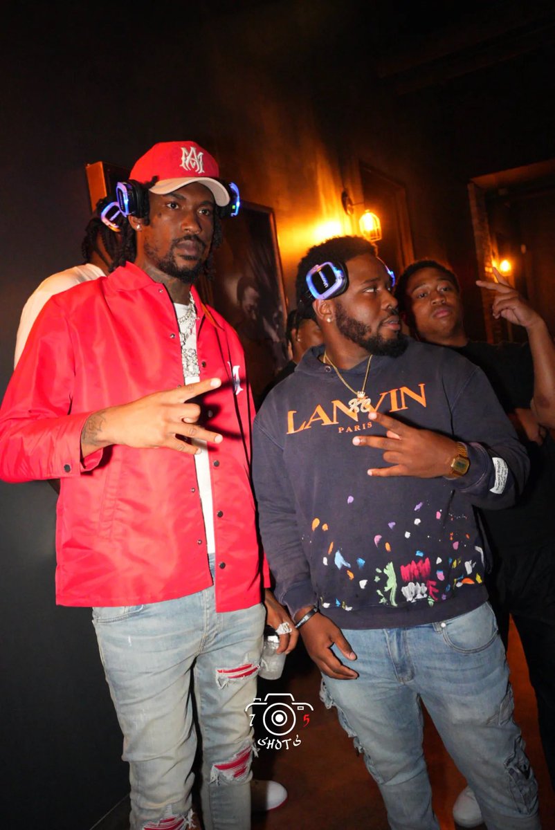 KcTheGr8's tweet image. This weekend been so lit in the H 🥂
We talking about it tonight on my show on The Vibe … YALL TAP IN to @TheVibeHouston 8pm-10pm 🤘🏾 vibehouston.com