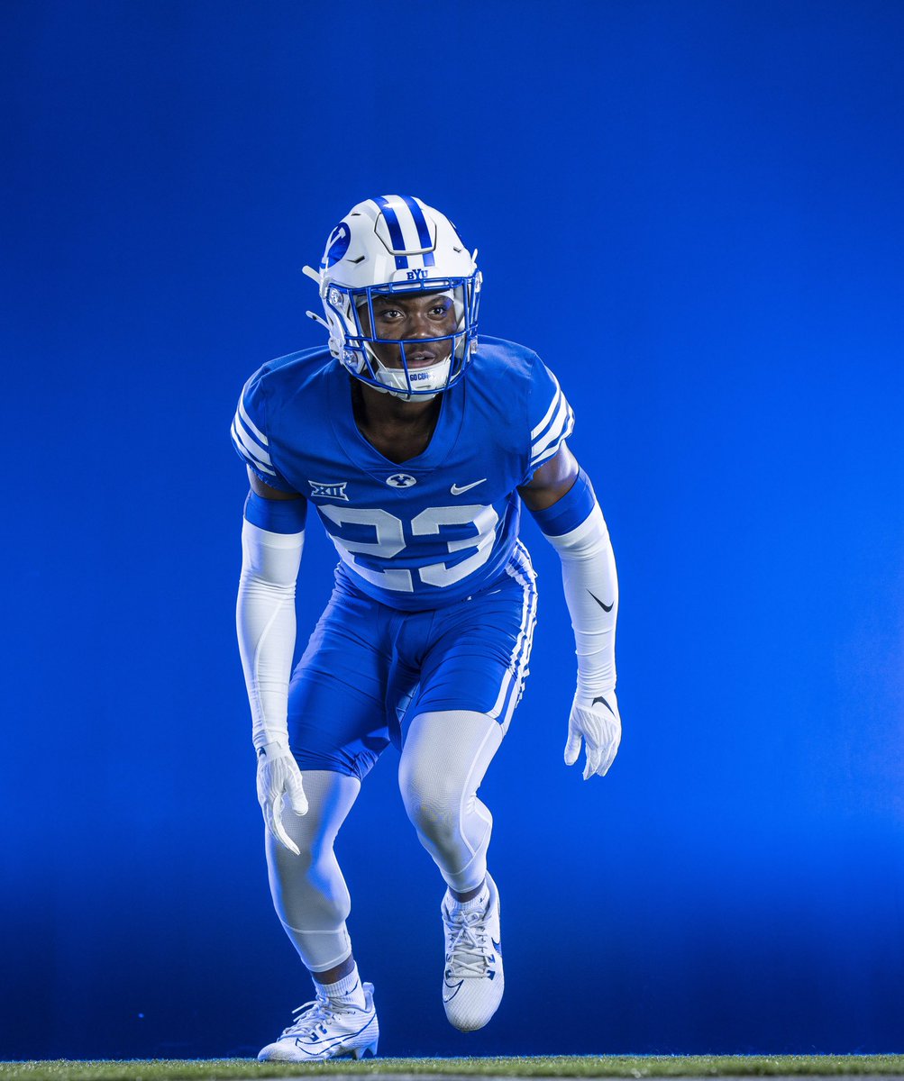 iamjonathann_2's tweet photo. Year 1 #GoCougs 🤙🏾💙 https://t.co/YZ8bGbRamA