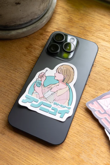 新しく作った夏のアンニュイステッカーがクソ可愛いのでみて欲しい 