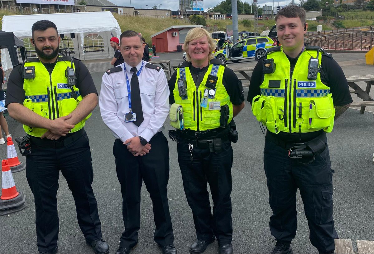 Bradford Special Constabulary (@wyp_bdspecials) on Twitter photo 3 Special Constables assisted <a href="/WYP_BradfordS/">West Yorkshire Police - Bradford South</a> NPT today at the Emergency Services Day at Odsal Stadium.
Some fantastic community engagement and nice to see everyone get together for a great event!
<a href="/WYP_Specials/">WY Police Specials</a> <a href="/WYPAndyFarrell/">Andy Farrell</a> <a href="/bradfordbulls/">Bradford Bulls</a> 3 Special Constables assisted <a href="/WYP_BradfordS/">West Yorkshire Police - Bradford South</a> NPT today at the Emergency Services Day at Odsal Stadium.
Some fantastic community engagement and nice to see everyone get together for a great event!
<a href="/WYP_Specials/">WY Police Specials</a> <a href="/WYPAndyFarrell/">Andy Farrell</a> <a href="/bradfordbulls/">Bradford Bulls</a>