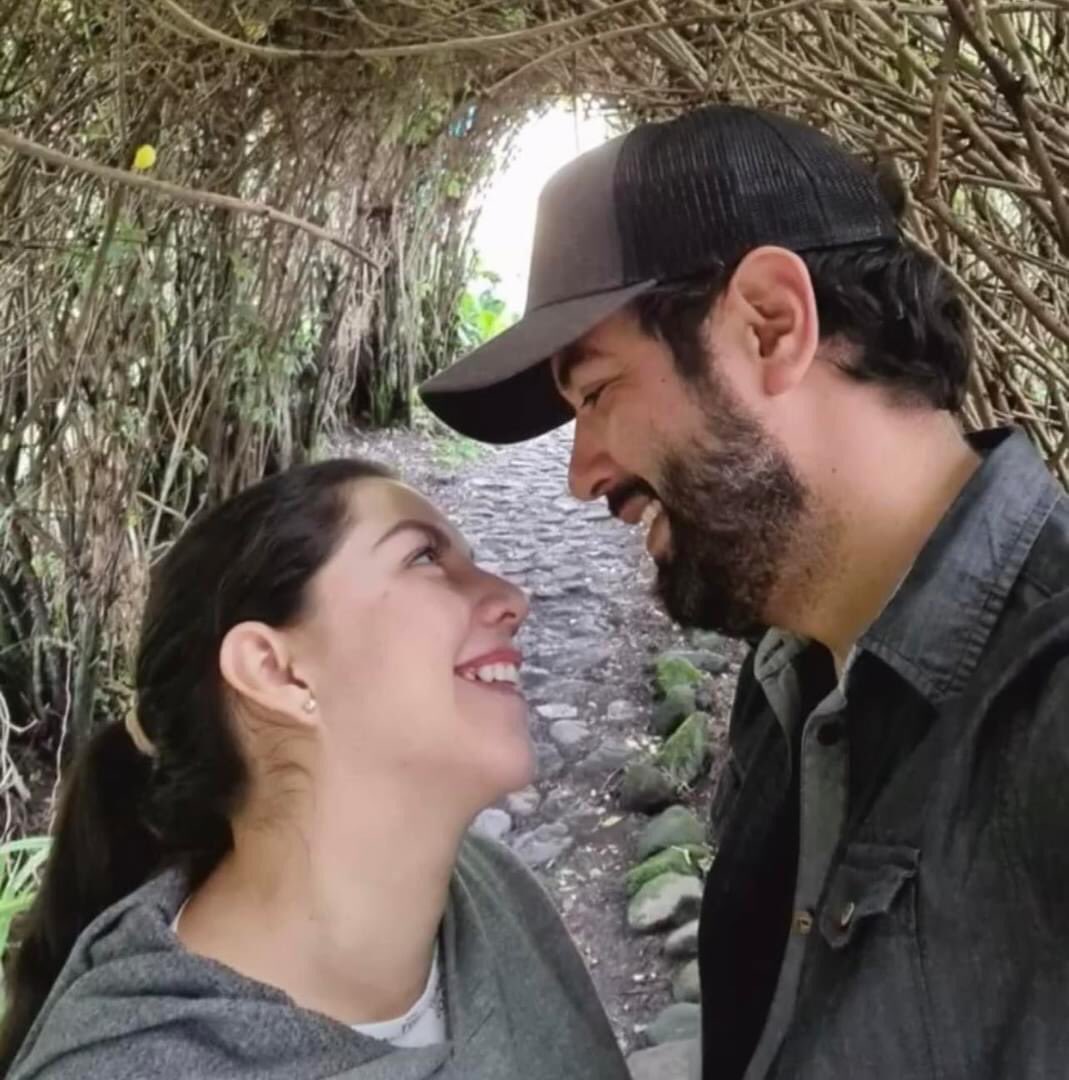 UniversalGye's tweet photo. #Manta
Los esposos, Eliana Delgado y Oswaldo Fuentes, fueron asesinados anoche en un restaurante de #Barbasquillo.
La tercera víctima del ataque armado fue, Vicky Mendoza. https://t.co/nYUSQINxHG