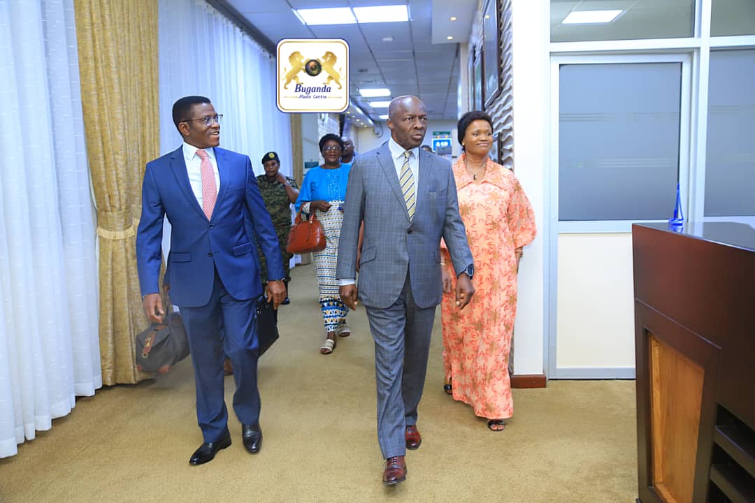 BugandaLawyers's tweet photo. Breaking news. 

We are pleased to inform you the majestic return of His Royal Majesty the Kabaka, Ronald Muwenda Mutebi II back to Uganda. 

We are honoured to have him back safely into the country. 

#Amatikkira31
#BugandaBumu
#KabakaKuNnamulondo https://t.co/CtcBVNxXy9