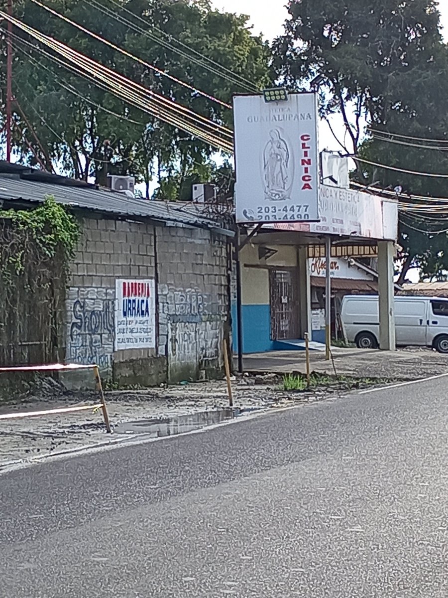 spaciosverde's tweet photo. @Panamaalcaldia @Mayer @Panamaalcaldia @luispapacat@robertoruizdiaz Honorables, vivo n Pedregal, por El Parador. Se está dando una constr. para estacionamientos de taxis, en la servidumbre.  Esto tiene la aprobación de la Junta C.?  Allí se está empozando el agua cuando llueve. https://t.co/2v6L4EJZDp