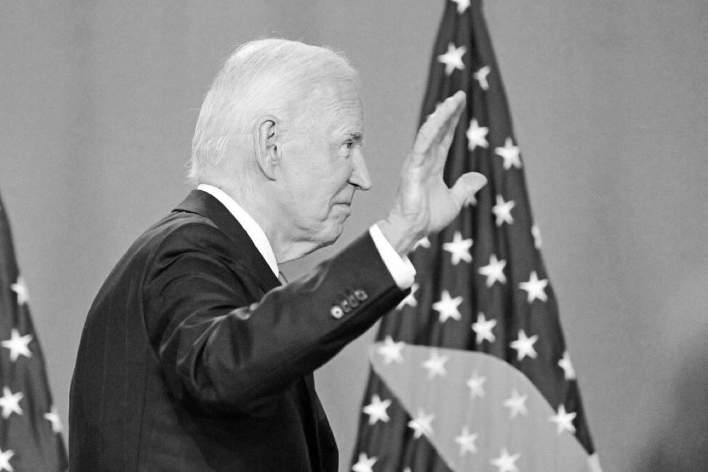 najm9111's tweet photo. 🚨 #BREAKING
🛑#very_important:
US President #JoeBiden stated in one of his tweets on the x platform that he will withdraw from the upcoming elections.
This is the text of the tweet :
#JoeBiden ✍️………
(My fellow Democrats, I have decided not to accept the nomination and to focus all my energies on my duties as President for the remainder of my term. My very first decision as the party nominee in 2020 was to pick Kamala Harris as my Vice President. And it’s been the best decision I’ve made. Today I want to offer my full support and endorsement for Kamala to be the nominee of our party this year. Democrats — it’s time to come together and beat Trump. Let’s do this.)
#JoeBiden
#JoeBiden2024
#KamalaHarris
#KamalaHarris2024
#Trump