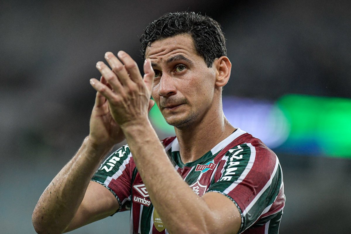 Um dia, eu creio, que todos vão te valorizar como você merece. 

Ídolo!