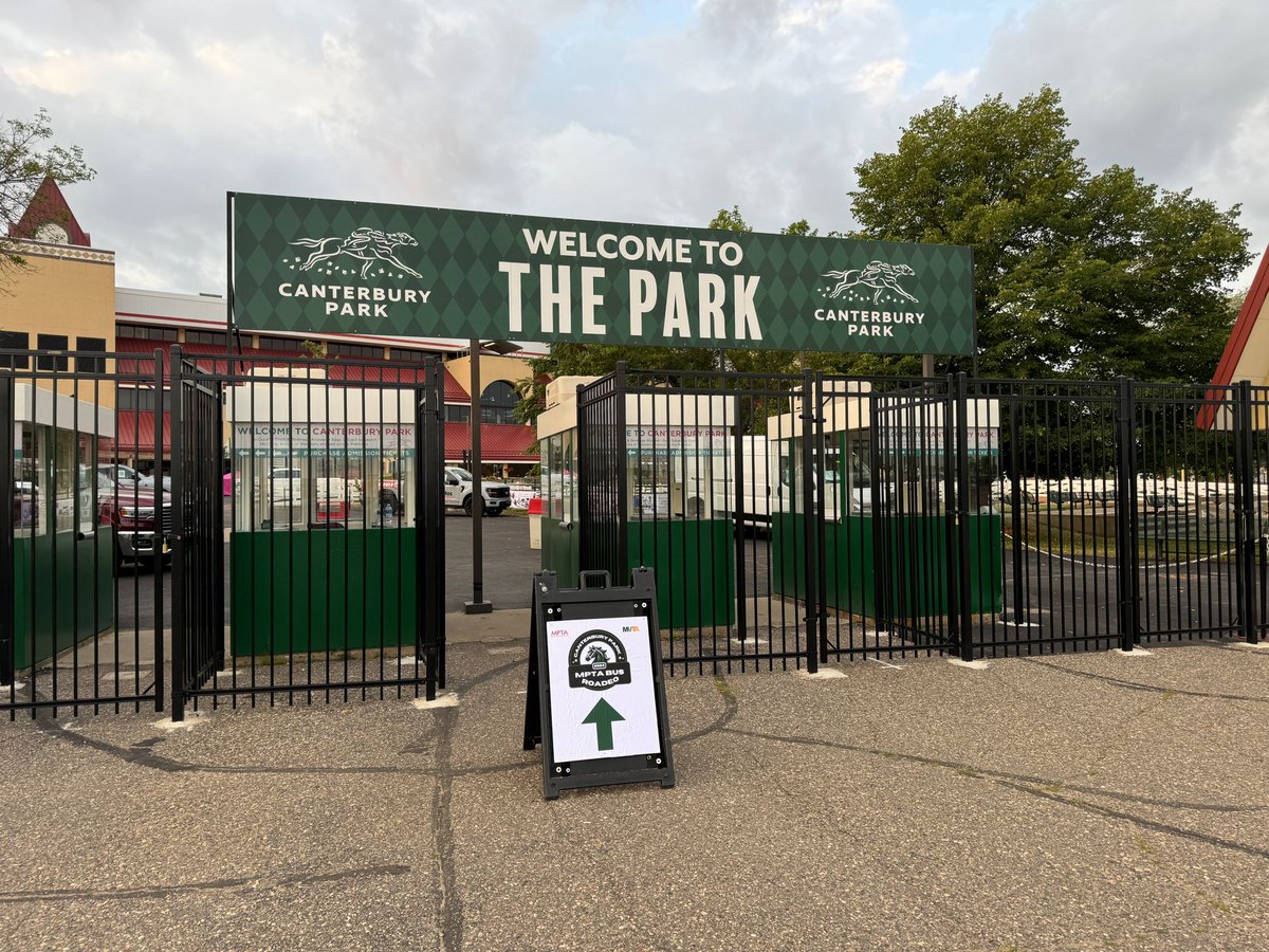 SMARTTransitMN's tweet image. This weekend the #MPTA State Bus Roadeo took place in Shakopee, and four SMART drivers participated! Well done Melissa, Don, Paula, and Julio - way to showcase your talents and the great work you do every day! 

#PublicTransit #TransitFamily #PublicTransportation