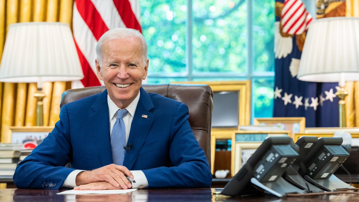 Democrats tweet media