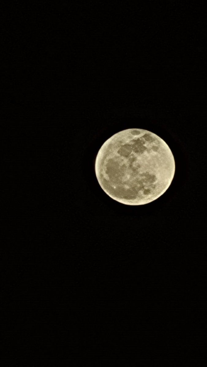 juanc_astudillo's tweet photo. "Hoy estas preciosa como la Luna"
-Mensaje enviado a 4 malcriadas https://t.co/Ka4gzH2Liz