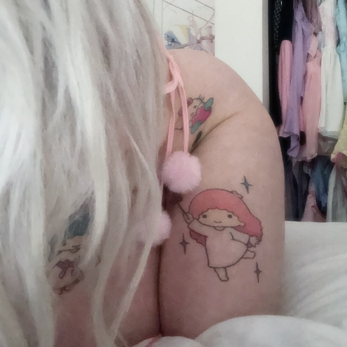 CalinaNsfw's tweet photo. sweetieangelprincess #nsfw #nsfwtwt #nsfwtattoo #princess #sub #subby #curvygirl #shortgirl #blonde #whitehair https://t.co/MayWFRXBb0