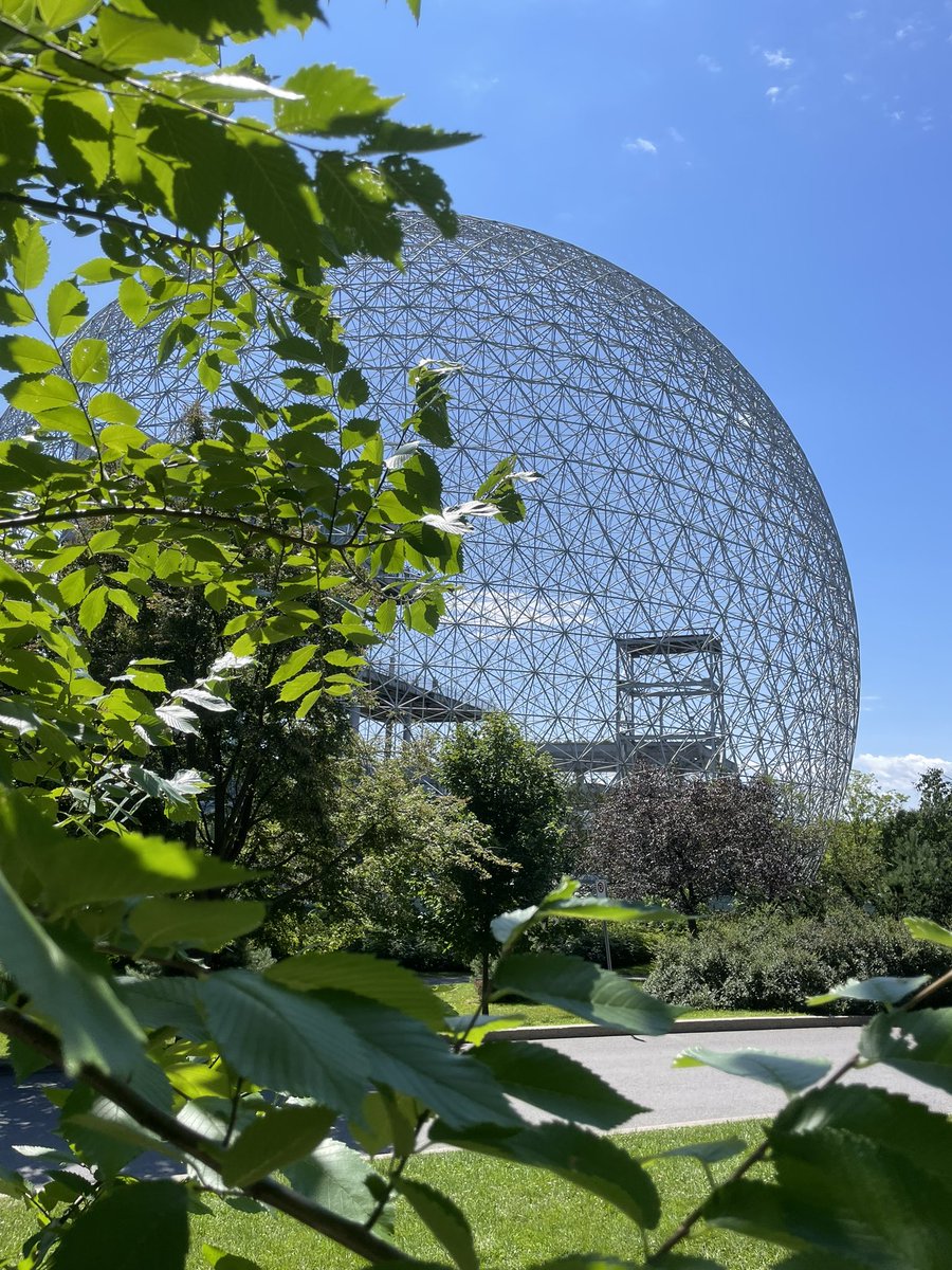 DoloresRomeroM's tweet image. All set for tomorrow ! Montreal has given us a sunny welcome, and we are ready for a week of wonderful talks on #mathopt !