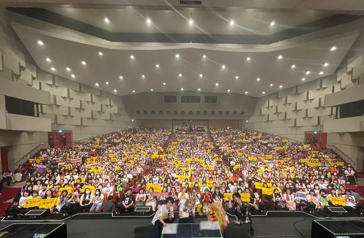 ichigo_nnk's tweet photo. ୨୧ 2O24.O6.20 ୨୧
やまがた🍒１ヶ月経っちゃったけど。。
ぜーんぶ1階！笑1番小さいキャパなんだってー！日替わり曲めっちゃうれしかった😢︎💕︎最終バス間に合うかなって不安だったけど間に合ってくれたありがとうございます。。🥲笑はじめてきるいんさんお祝いできてしあわせだった！
@yutakya_n https://t.co/yuMoU9IIvA