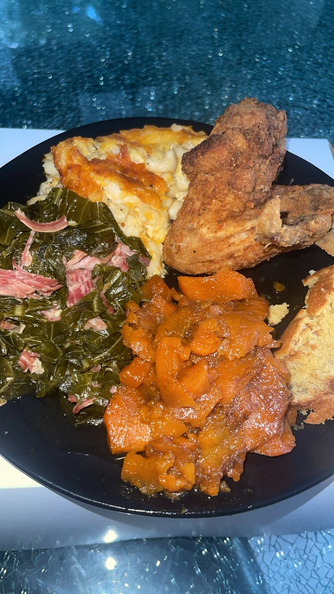 McHAPPY__Pants's tweet photo. I really be cooking so future bae come on home dinner is ready #hecooks #chefbae #dinner #sunday #countryboy https://t.co/1nuucI5XKH