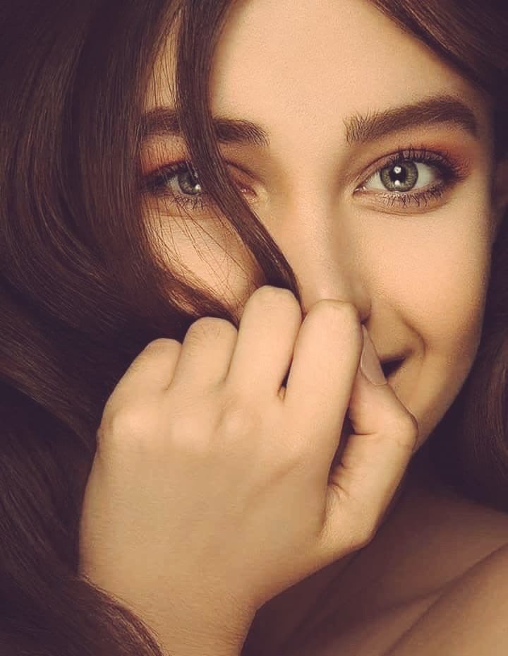 نحن الذين ضحكنا…. عندما كان البكاء  واجباً .
حالة لايعرفها الا من مر بها . 
💔