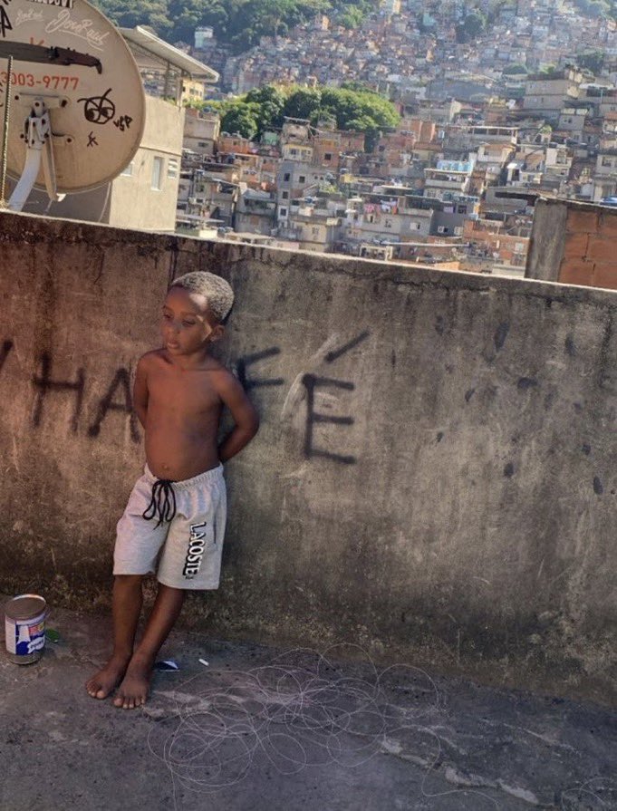 chega domingo a noite e vem aquele pensamento 

e se eu desse certo no amor….