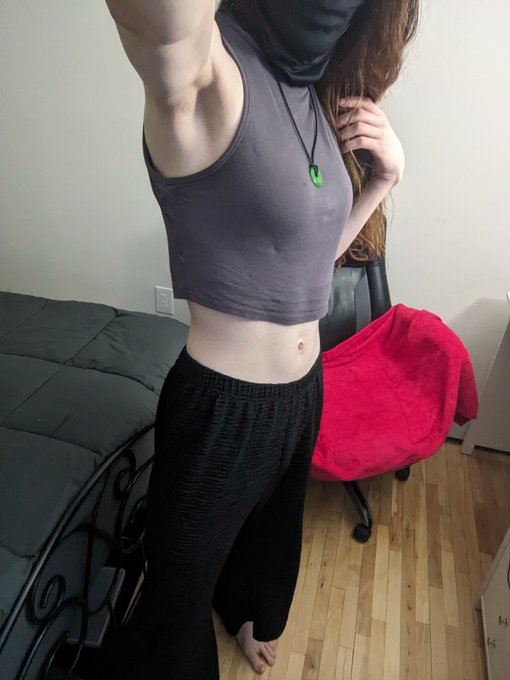 Really vibing with the contrast between the tight croptop/tanktop and the loose/flowy pants :D https://t<a href="/tag/fashion"class="tags"><span>#fashion</span></a><a href="/tag/fall"class="tags"><span>#fall</span></a><a href="/tag/cozy"class="tags"><span>#cozy</span></a><a href="/tag/creator"class="tags"><span>#creator</span></a><a href="/tag/influencer"class="tags"><span>#influencer</span></a><a href="/tag/fallfashion"class="tags"><span>#fallfashion</span></a>