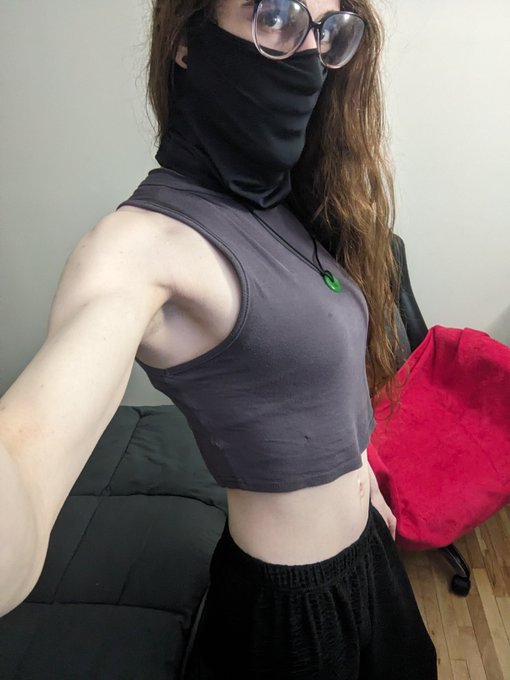 Really vibing with the contrast between the tight croptop/tanktop and the loose/flowy pants :D https://t<a href="/tag/fashion"class="tags"><span>#fashion</span></a><a href="/tag/fall"class="tags"><span>#fall</span></a><a href="/tag/cozy"class="tags"><span>#cozy</span></a><a href="/tag/creator"class="tags"><span>#creator</span></a><a href="/tag/influencer"class="tags"><span>#influencer</span></a><a href="/tag/fallfashion"class="tags"><span>#fallfashion</span></a>