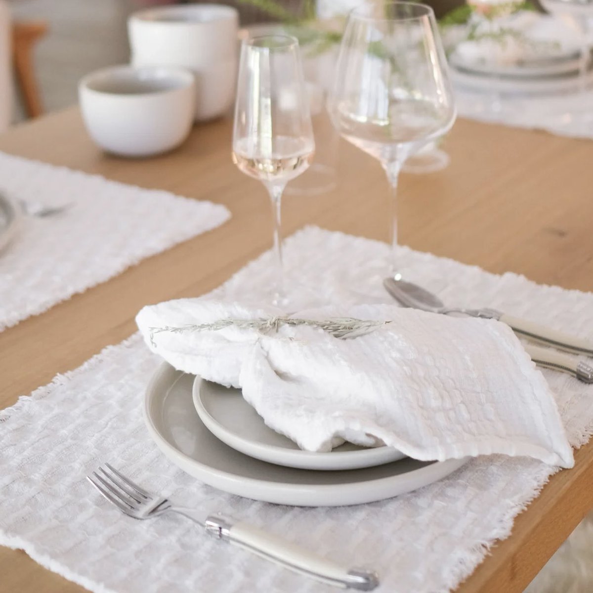 shopcbdecor's tweet image. 20% OFF @shopcbdecor Create an inviting table for all your dinner parties with the Wren Placemat! It features a wavy pattern and frayed edges that will dress up any tablescape. shop.casabelladecor.net/pompomathomeiv… #tablelinens #placemats #linennapkins #tablescapes #kitchenessentials…