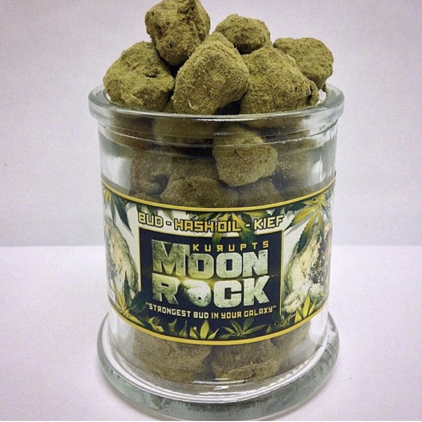 Limpee3's tweet image. Moon rocks 🔥😮‍💨🤩
#Biden #weekendFeeling #420friendly #Guru