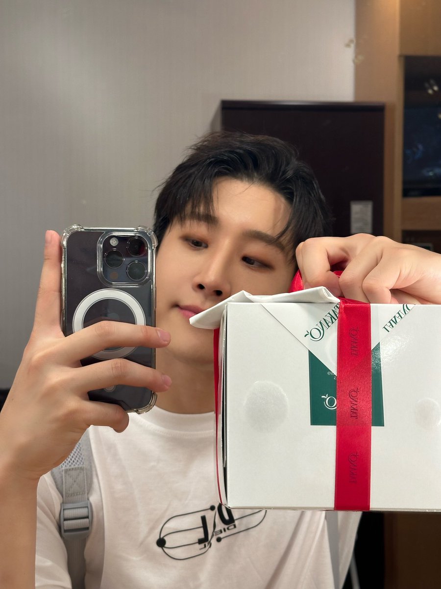 ASTRO 아스트로 tweet media