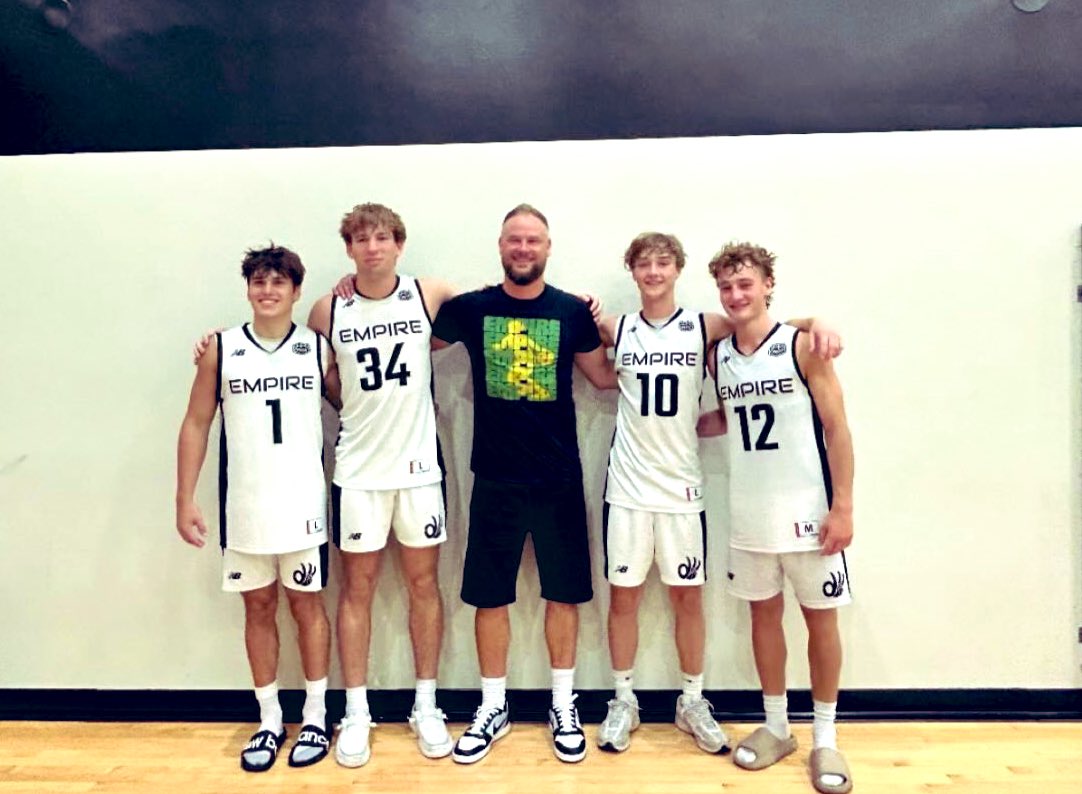 Got to give these 8 guys a lot of credit. Came together just a few weeks ago and went 8-2 in 10 games over two weekends. It’s a testament to how good of players they are and what type of people they are.  Winners! Forever grateful for them.
#3dEMPIRE
