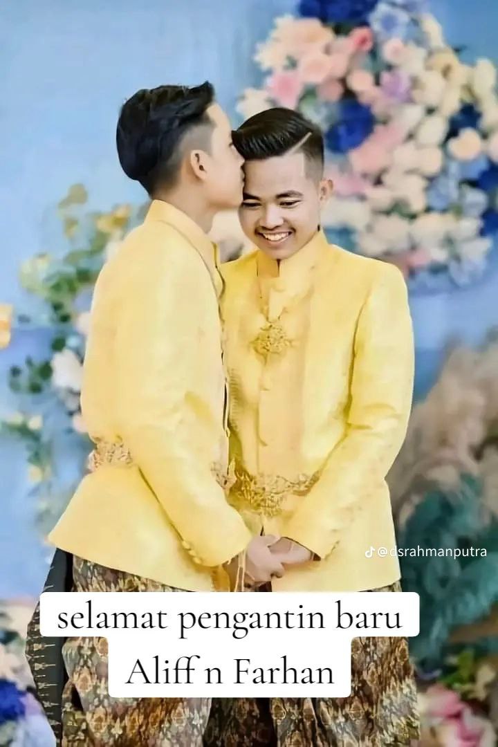 KayytlyinB's tweet photo. Kena kat family sendiri, pakat x ngaku sedara. Sedangkn hebat dok mngata di merata socmed. Jgn sombong sgt. Tuhan tu dia nak hantar kifarah bila2 masa je. Takut tengok komen2 qazaf, mcm x ingat kifarah dari Allah tu ada. Tobat2lah ingat anak bini. https://t.co/R8MMv08SW5